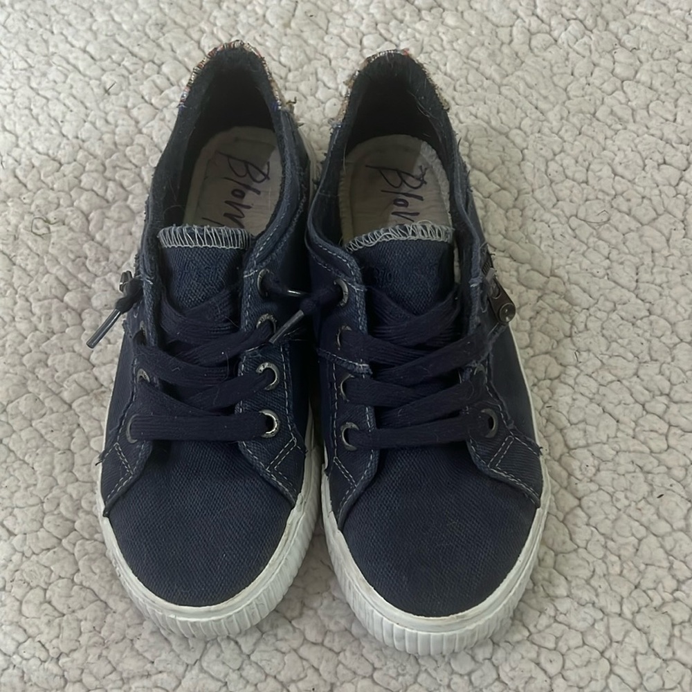 Blowfish Navy Canvas Low-Top Lace-Up Sneakers